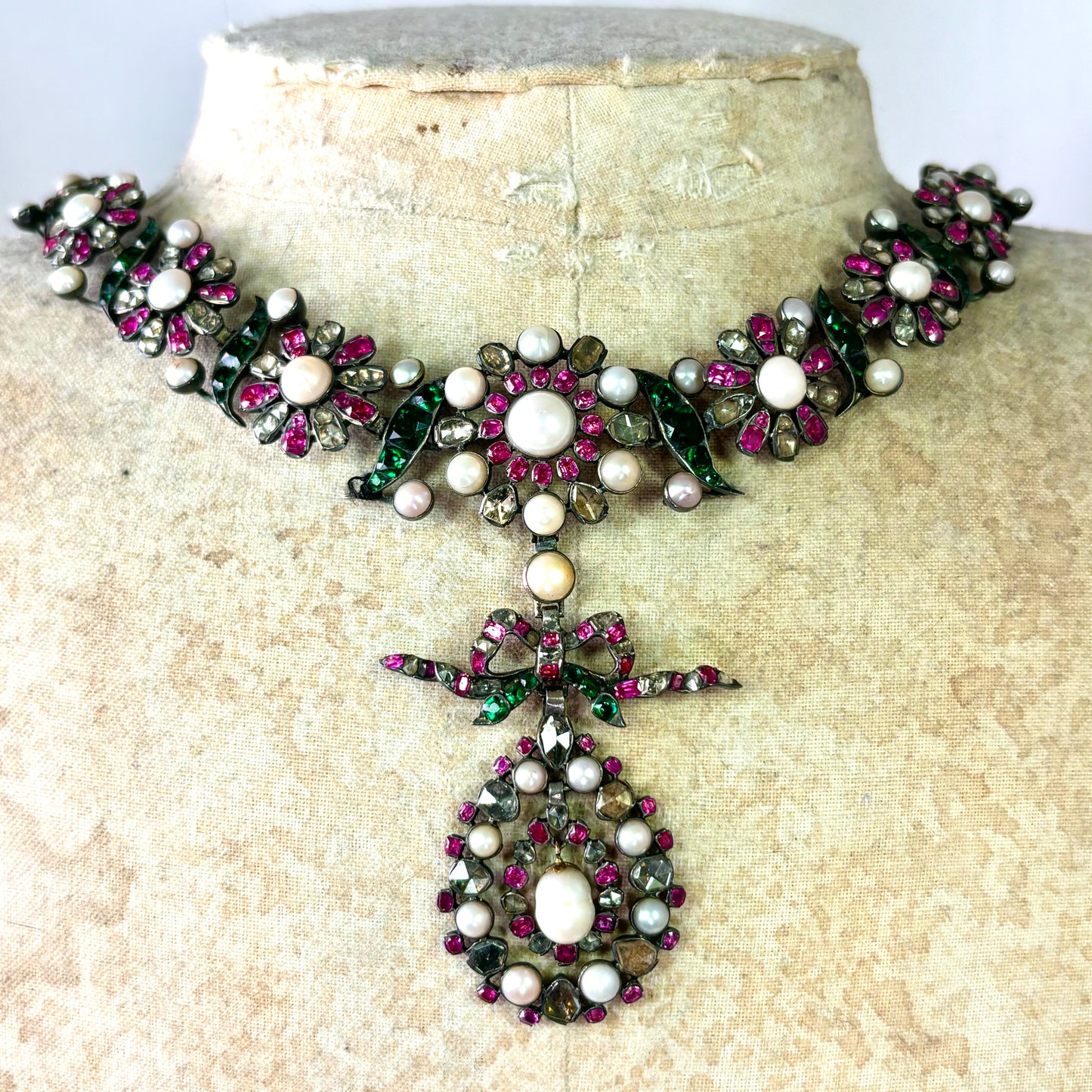 Portuguese necklace