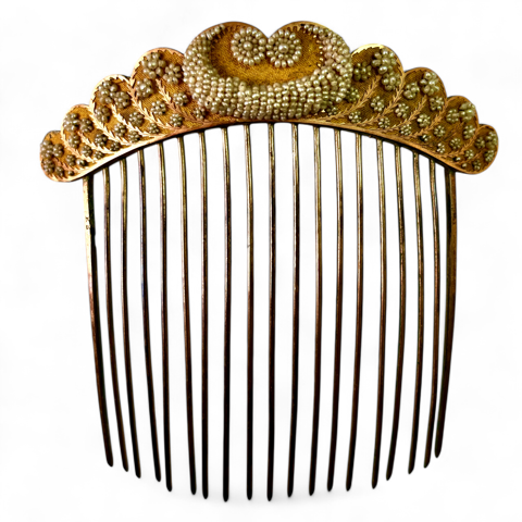 Gold comb with pearls