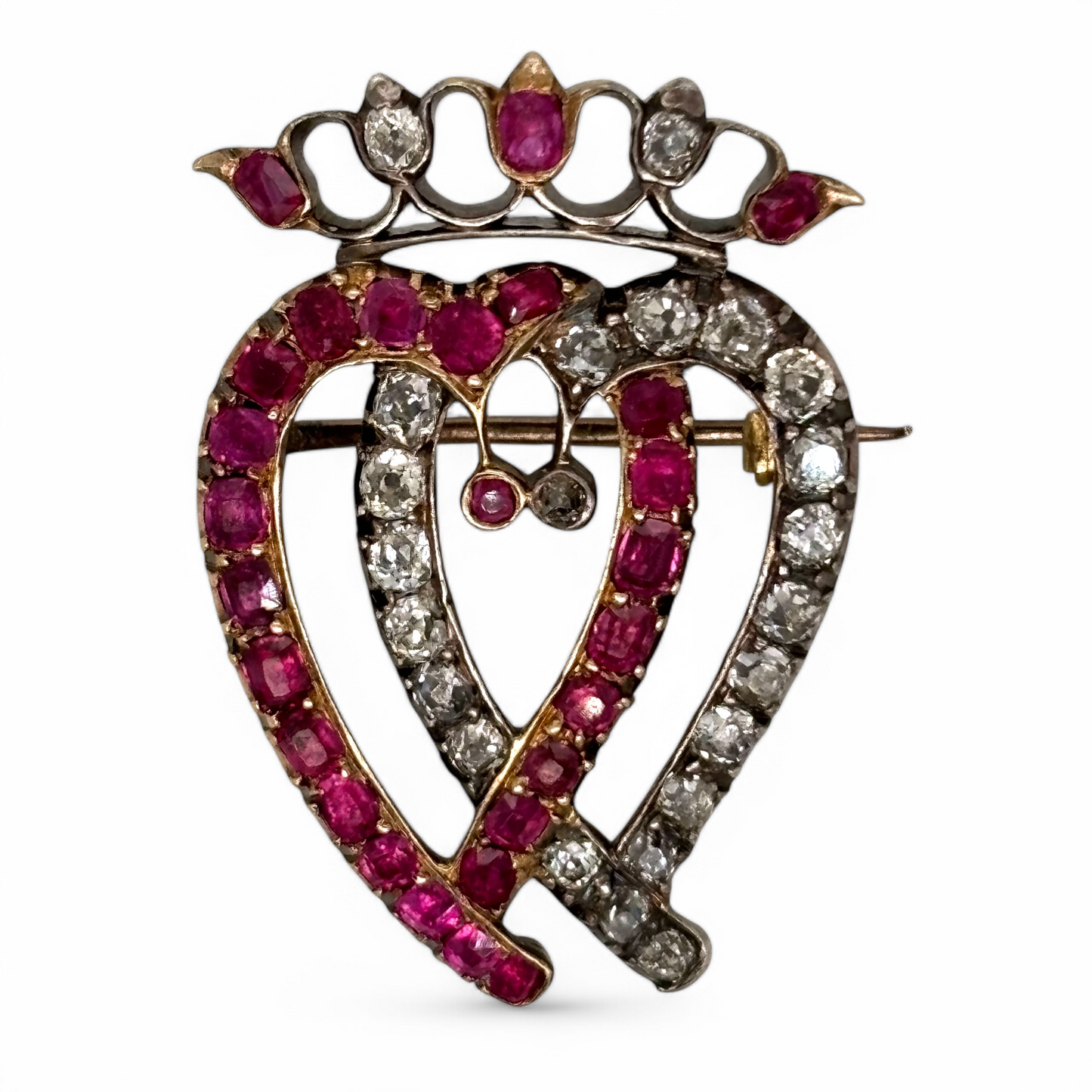 Conjoined hearts with diamonds