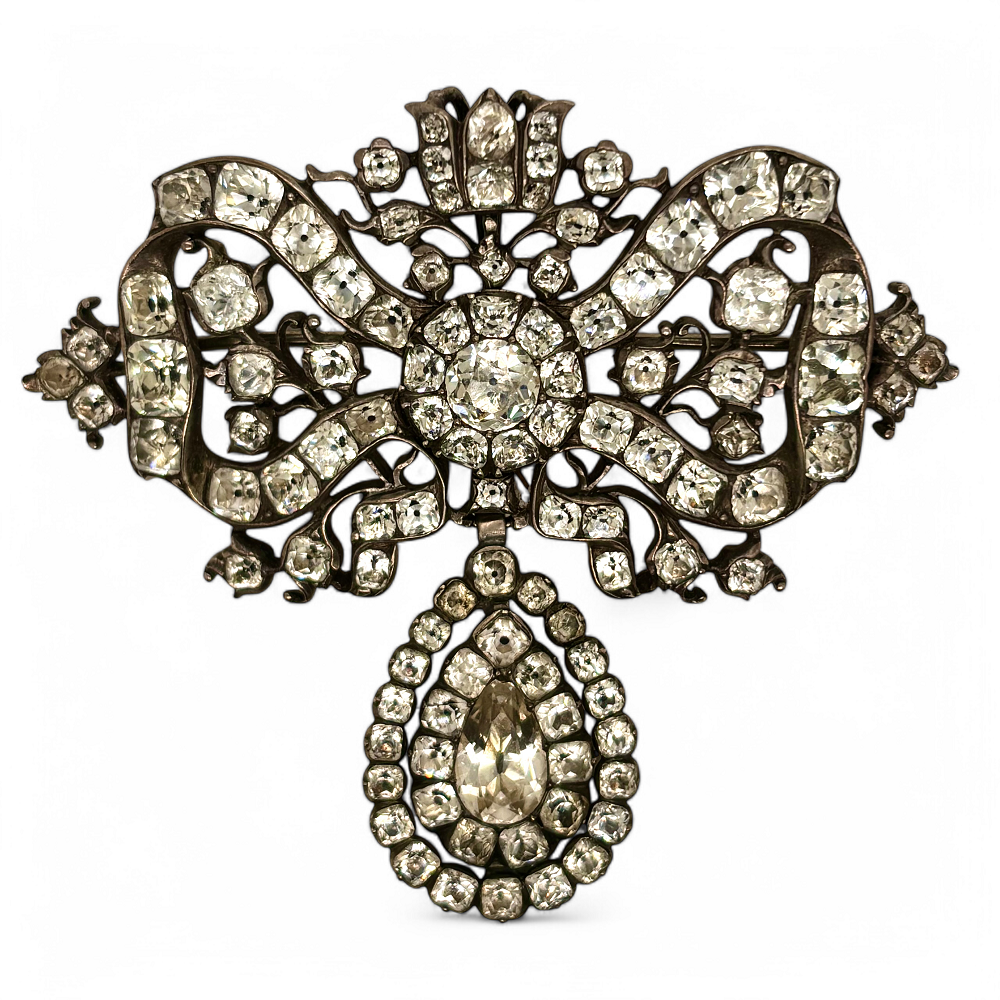 Paste brooch