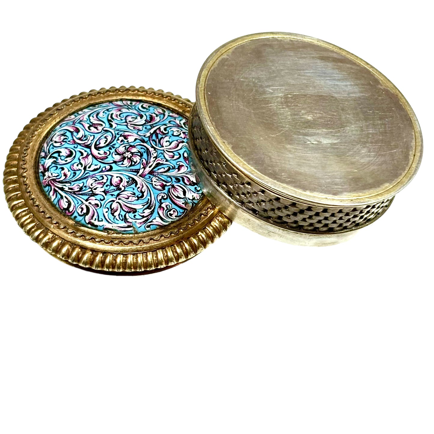 Seventeenth century silver snuff box