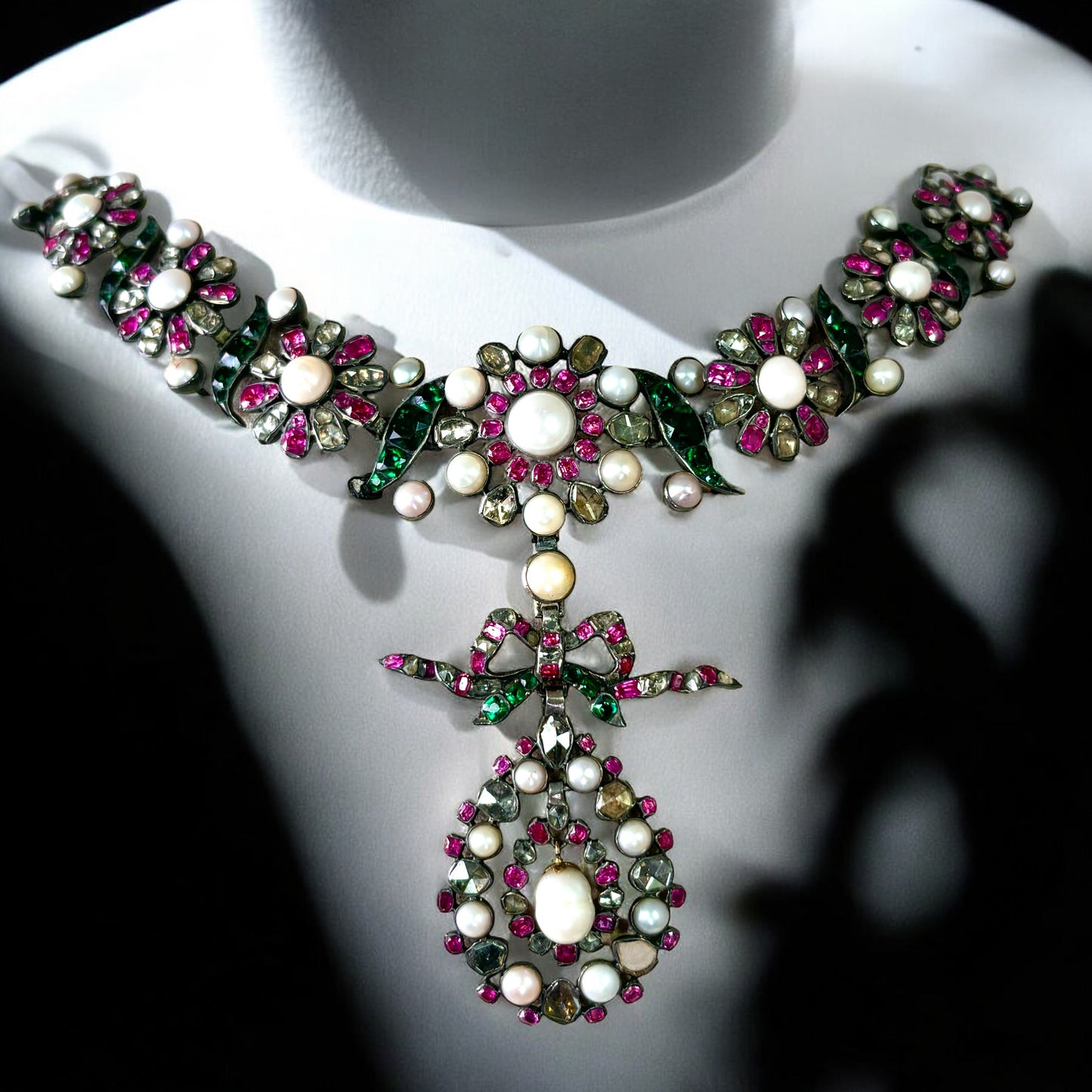 Portuguese necklace