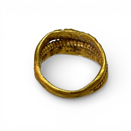 Ancient Roman gold ring