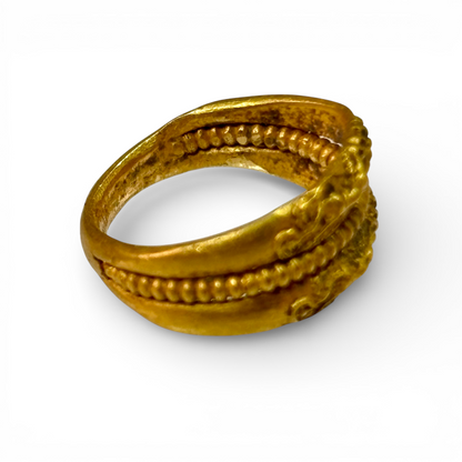 Ancient Roman gold ring