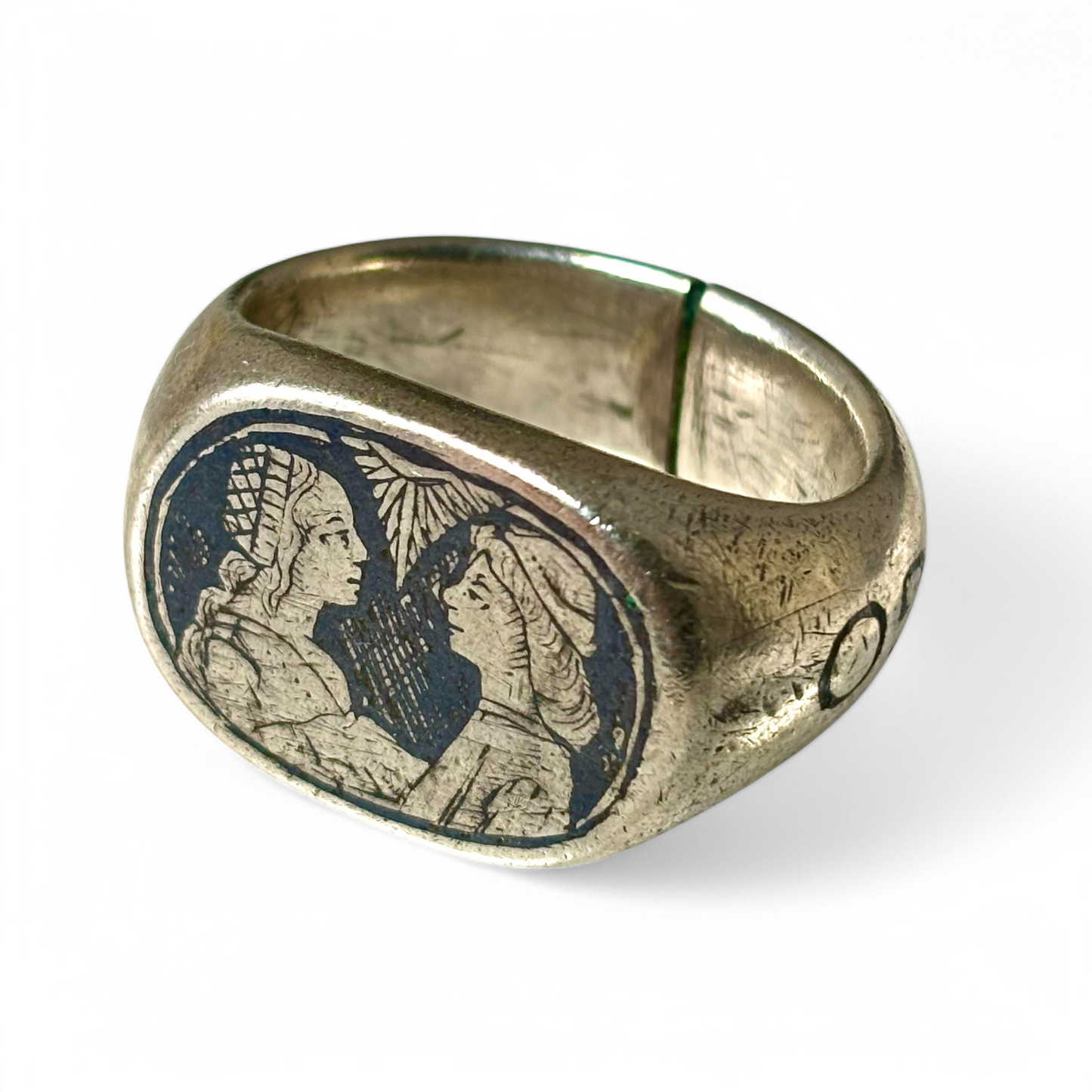 Late fifteenth century silver ring with niello
