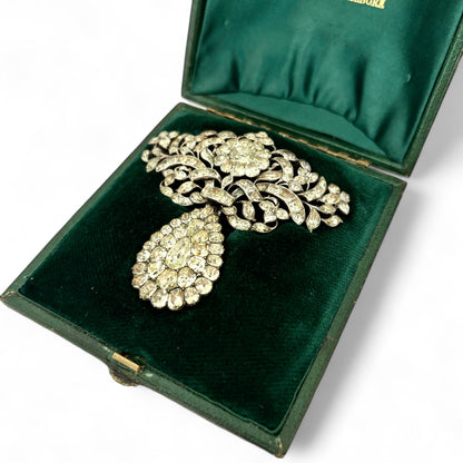 Chrysolite brooch