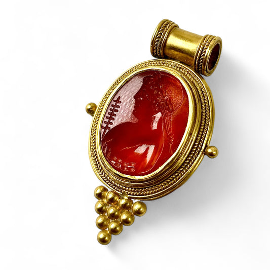 Ancient intaglio pendant