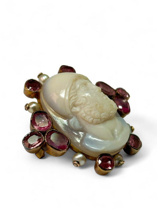 Cameo brooch with rubies