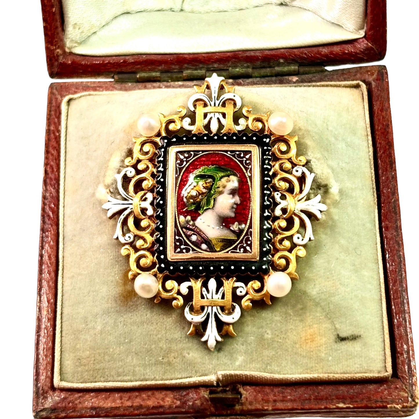 Renaissance revival gold brooch