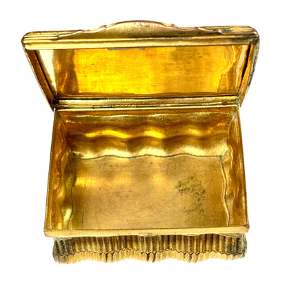 Gilt metal snuff box