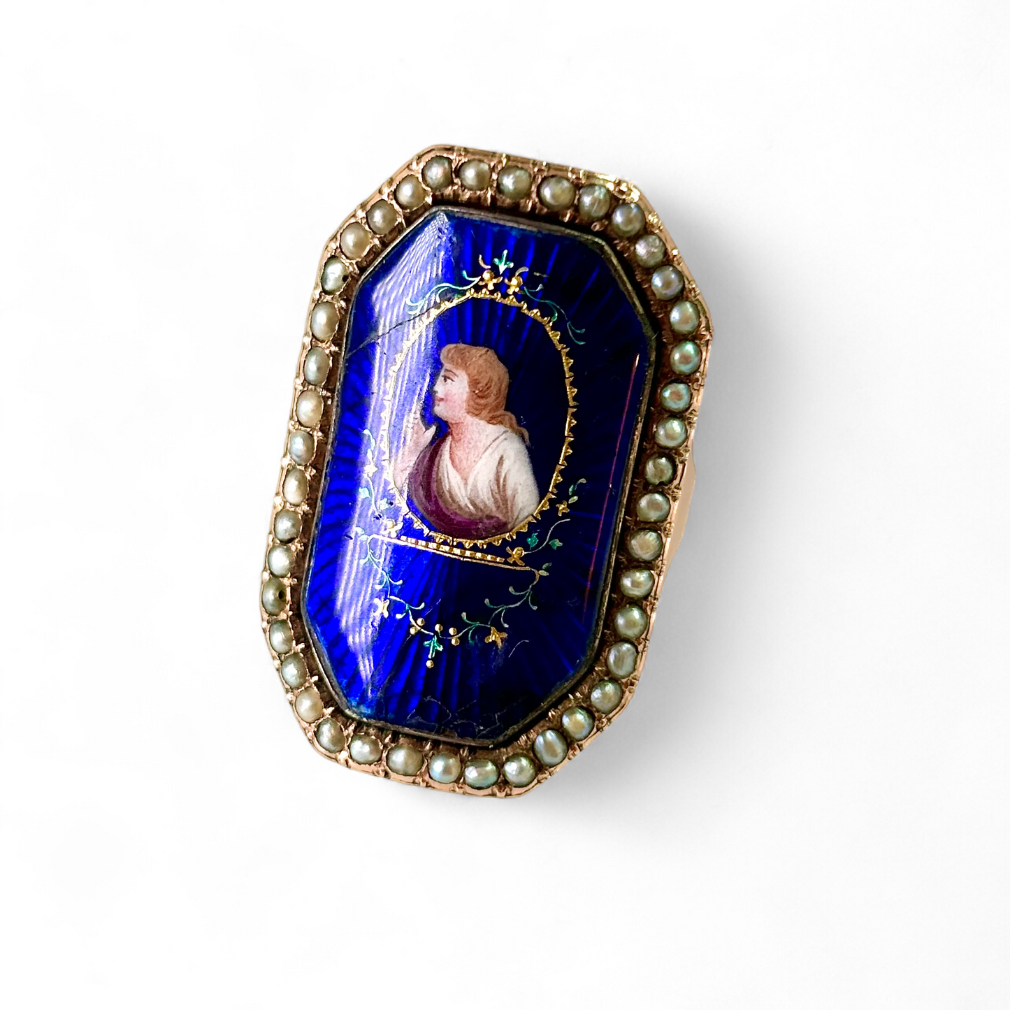 Enamelled ring