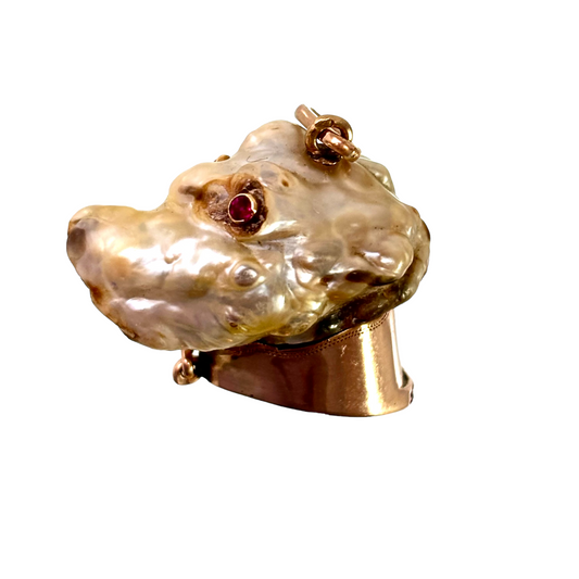 Natural baroque pearl dog