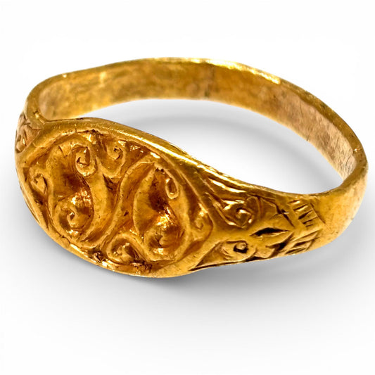 Late Medieval / Early Renaissance Ring. Incised Scrolls