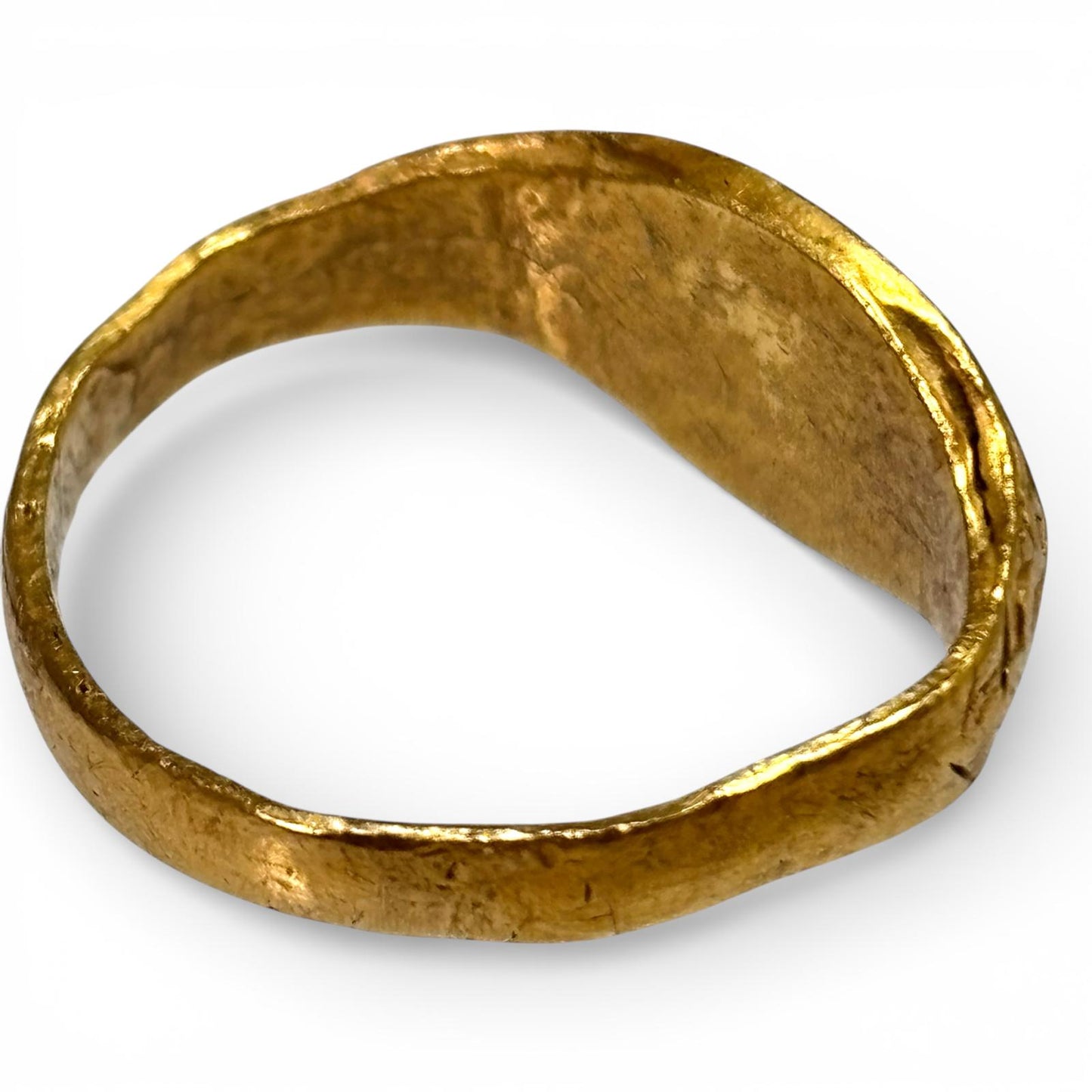 Late Medieval / Early Renaissance Ring. Incised Scrolls